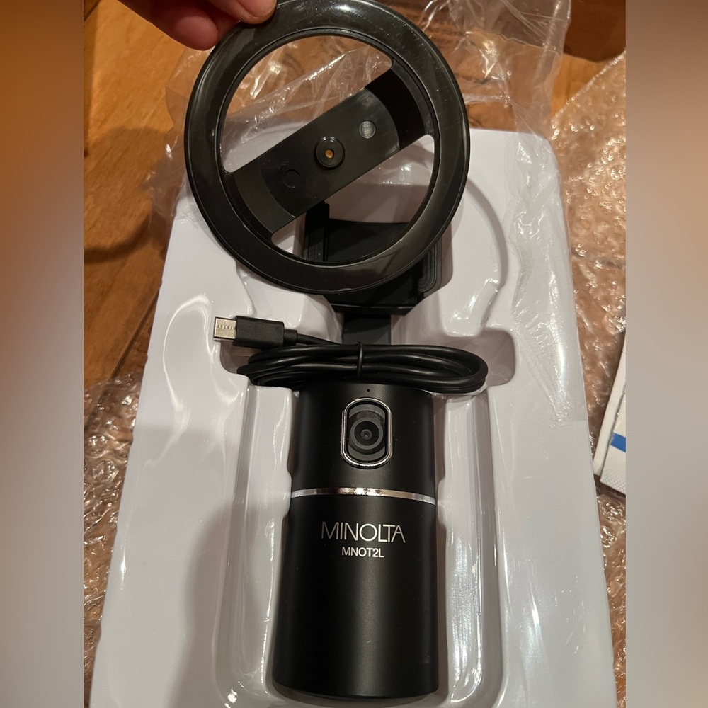 Minolta Black Video Camera with Smartphone Mount - Picture 3 of 17
